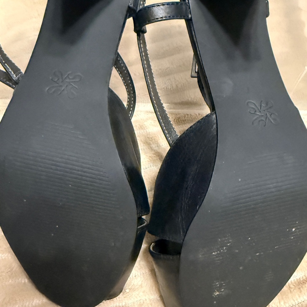 Simply Vera Vera Wang black strappy high-heel - Picture 6 of 9